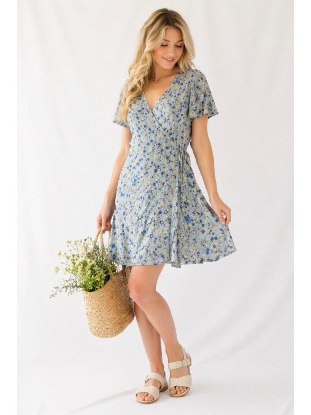 Natural Life Blue Ditsy Floral Wrap Dress Large Short Sleeve Midi Casual